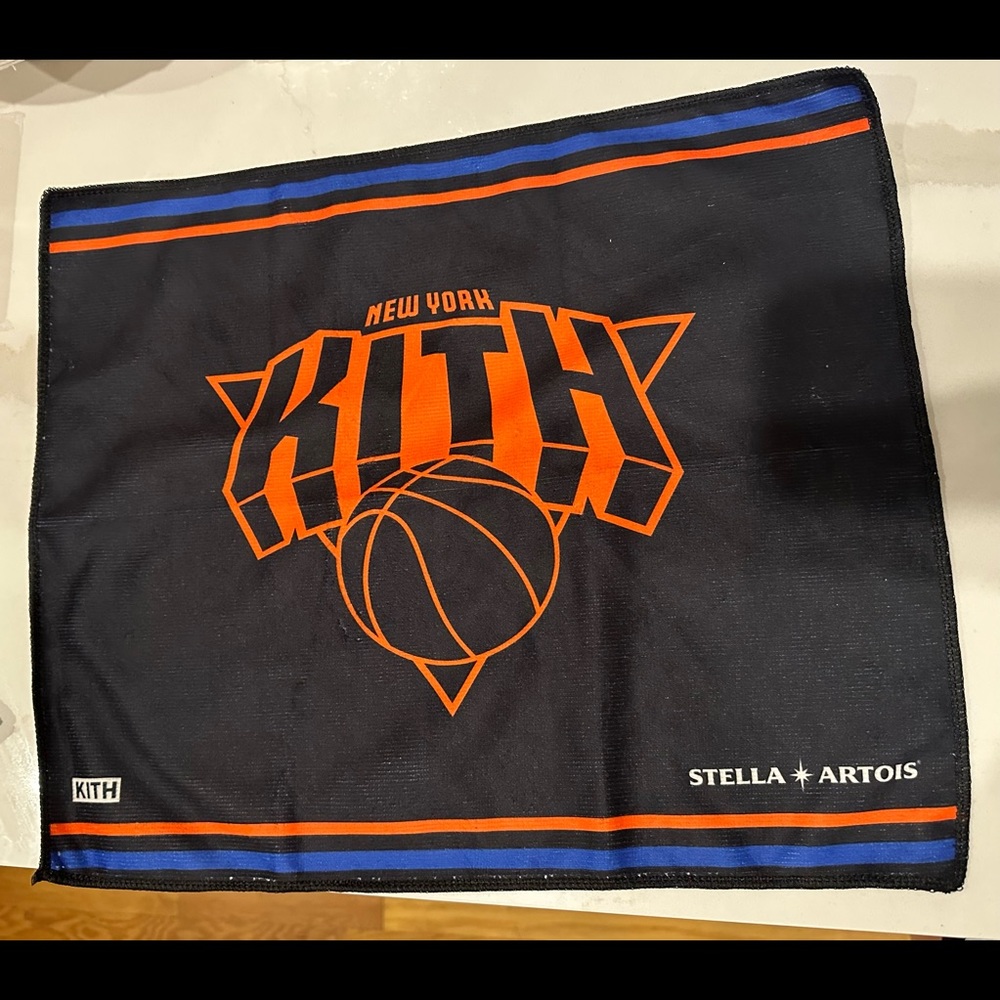 Kith x Knicks - 2 towels and wrapped copy of magazine. Mint condition.